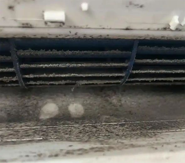 尚志空调吹的风有股烧焦味是怎么回事